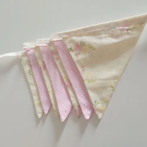 Bandeirinhas de Tecido Liberty Amarelo e Poá Rosa e Branco