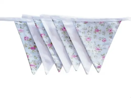 Bandeirinhas de Tecido Flores com Branco