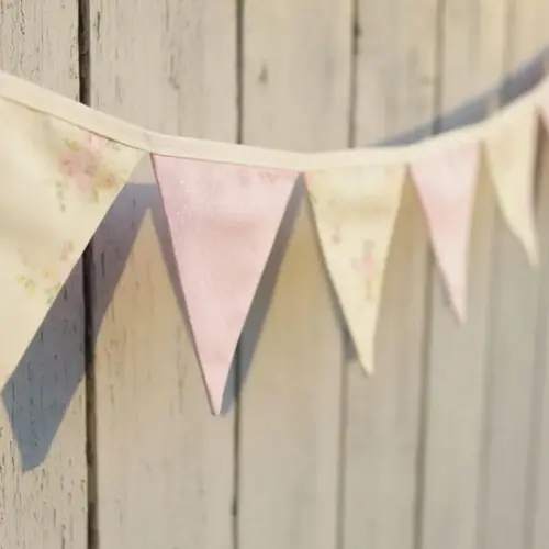 Bandeirinhas de Tecido Liberty Amarelo e Poá Rosa e Branco