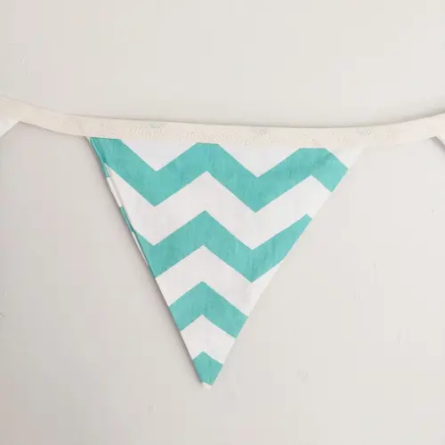 Bandeirinhas em Tecido Multicolor Chevron
