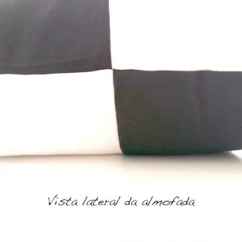 Capa de Almofada Bicolor Quadrados