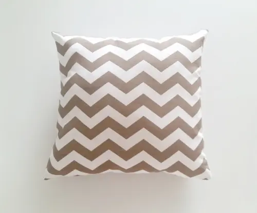Capa de Almofada Chevron Marrom