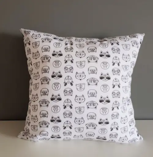Capa de Almofada Tribo de bichinhos 40 cm