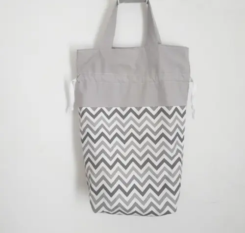 Saco para Roupas Chevron Misto Cinza