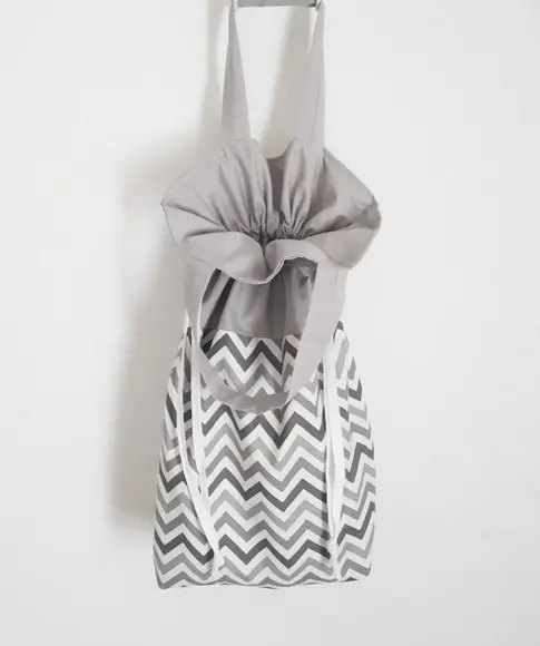 Saco para Roupas Chevron Misto Cinza