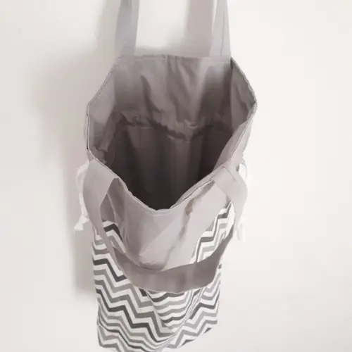 Saco para Roupas Chevron Misto Cinza