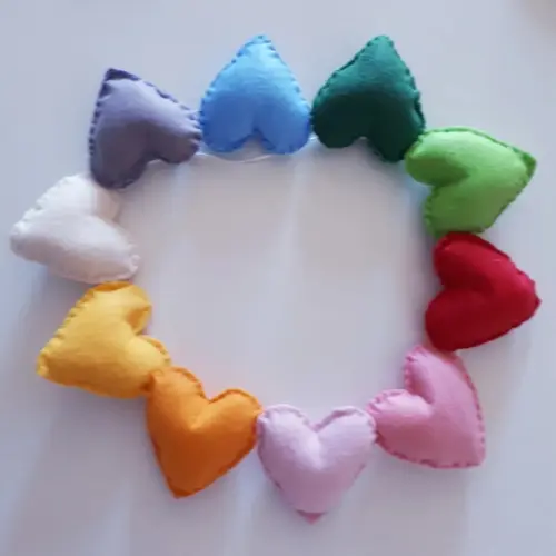 Varal de Corações em Feltro Colorido