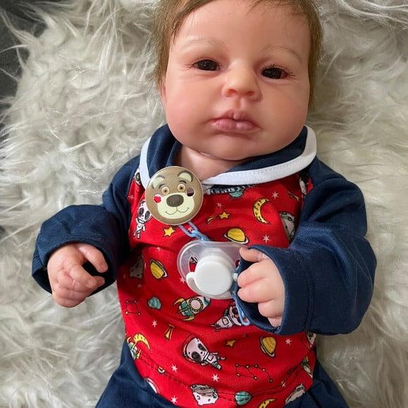 Bebê Reborn Loulou Menino Olhos Abertos