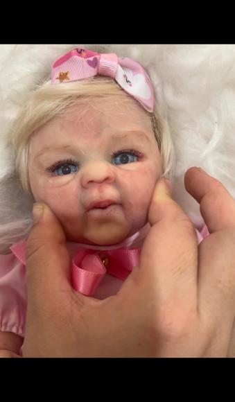 Bebê Reborn Silicone Sólido Menina Mama e Faz Xixi