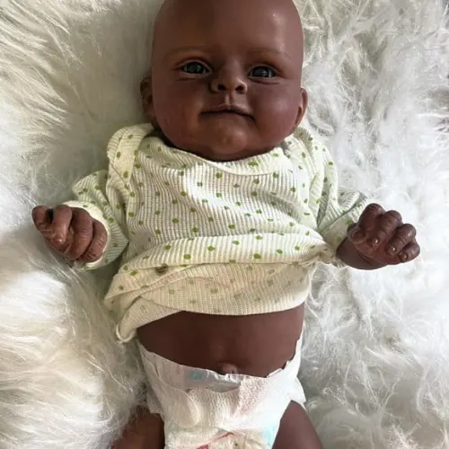 Bebê Reborn Menino Negro Corpo Magneticamente Perfeito