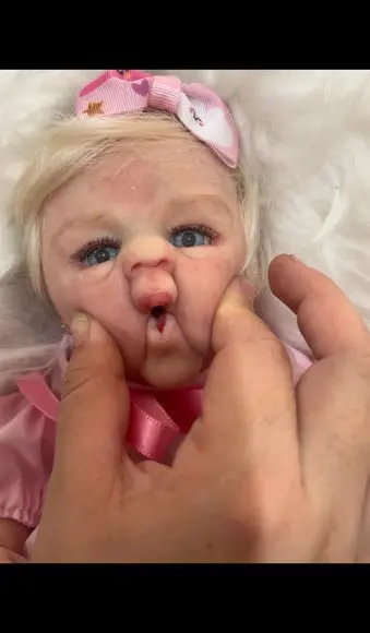 Bebê Reborn Silicone Sólido Menina Mama e Faz Xixi
