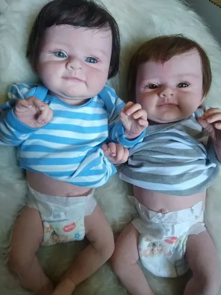 Bebês Reborn gêmeos Caio e Caetano corpo de silicone