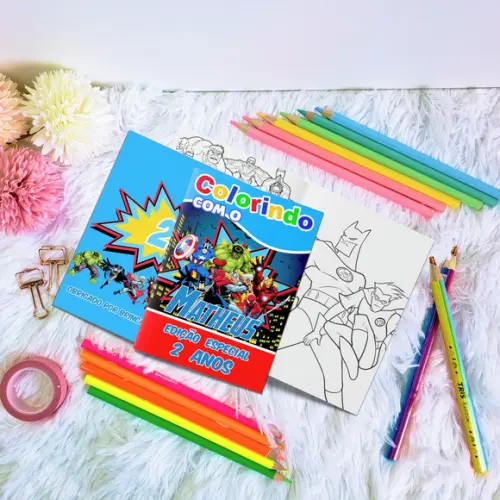 Livro de Colorir - Heróis