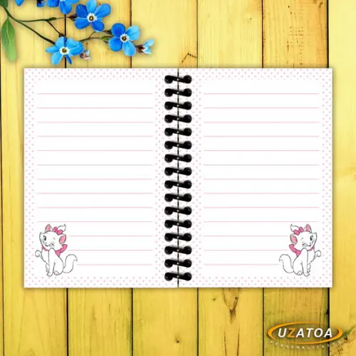 Caderninhos com Capa e Folhas Personalizadas - Gata Marie