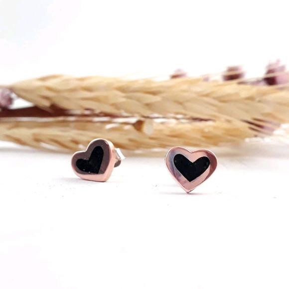 Mini brinco Love em cobre com Turmalina Negra