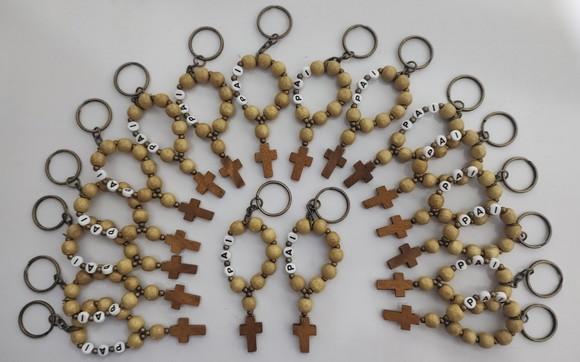 Mini Terço Chaveiro de Madeira Personalizado