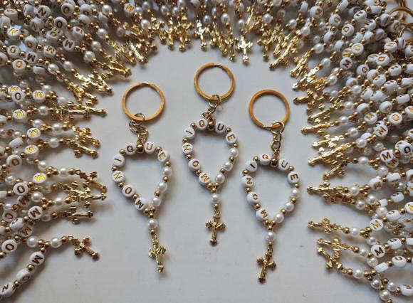 Kit com 30 Mini Terço Chaveiro Personalizado Cruz Dourada