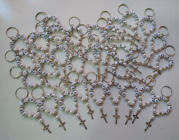Mini Chaveiro Terço Personalizado. (letras Pretas)