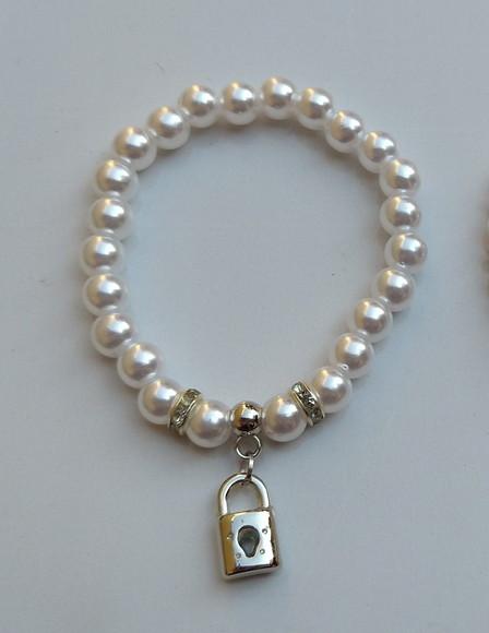 Pulseira de pérolas com pingente para madrinhas
