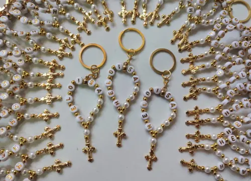 35 Mini Terço Chaveiro Personalizado Dourado