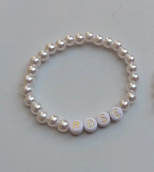Pulseira de pérolas para madrinhas personalizada