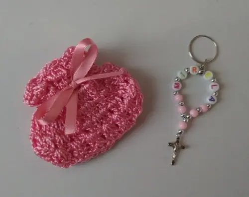 Mini Terço Chaveiro Personalizado com Saquinho de Crochê.