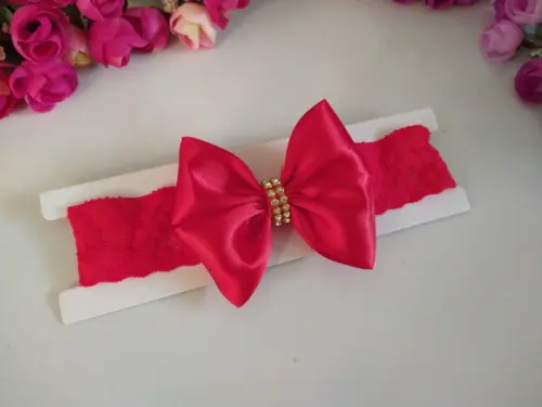 Faixa em Renda com Laço Vermelho