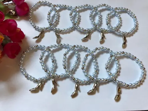 Pulseira de Pérolas Azuis com Sapatinho