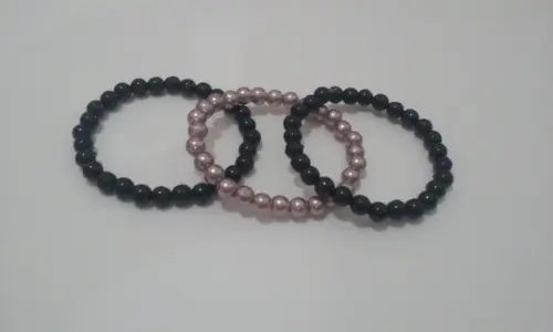 Kit de pulseira de pérolas pretas e prata