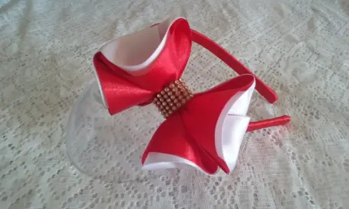 Tiara Laço Vermelho