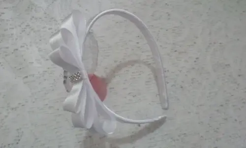 Tiara Laço Branco