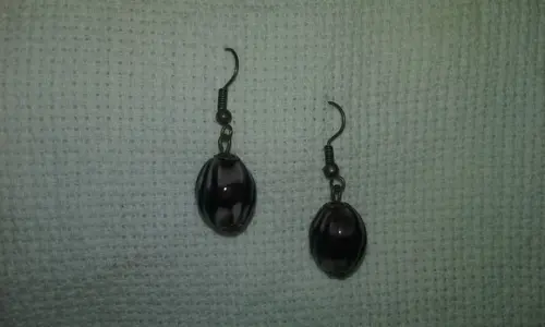 Brinco Oval Preto