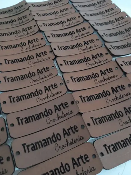 Etiqueta em Couro Montana Personalizado