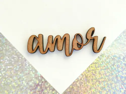 Palavra Amor em mdf - 5 Unidades