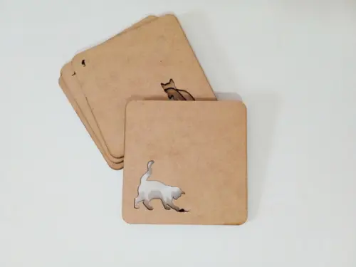 Porta Copos/bolacha Gatos em mdf