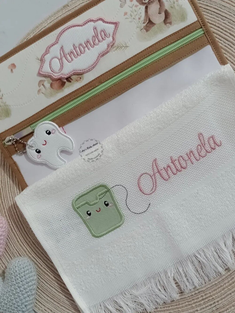 Porta Escova e Pasta de Dente com Toalhinha