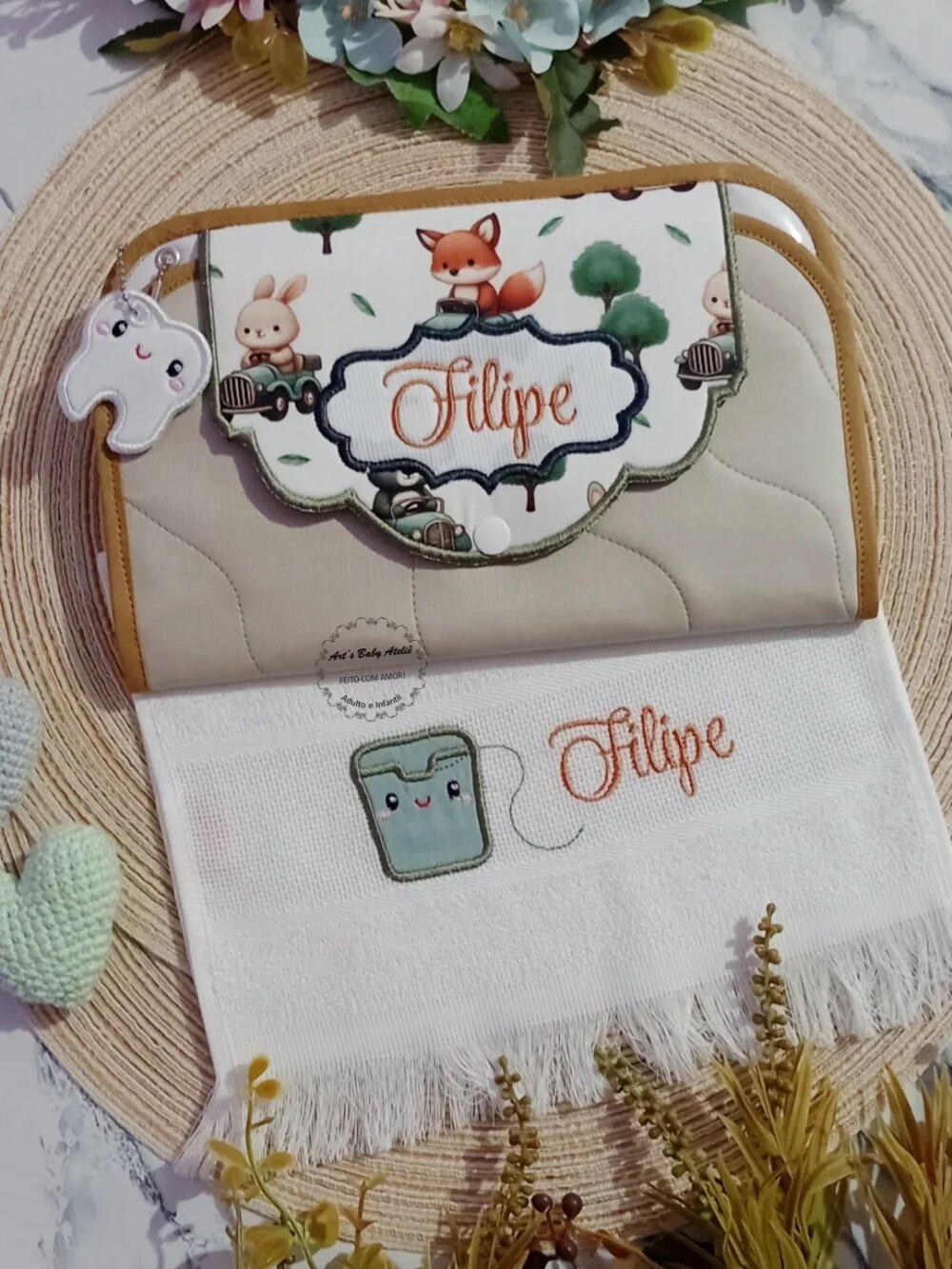 Kit Higiene Escolar Infantil Personalizado com Nome Bordado | Por
