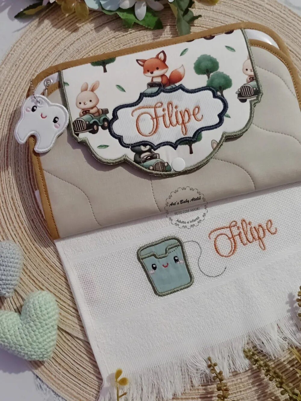 Kit Higiene Escolar Infantil Personalizado com Nome Bordado | Por