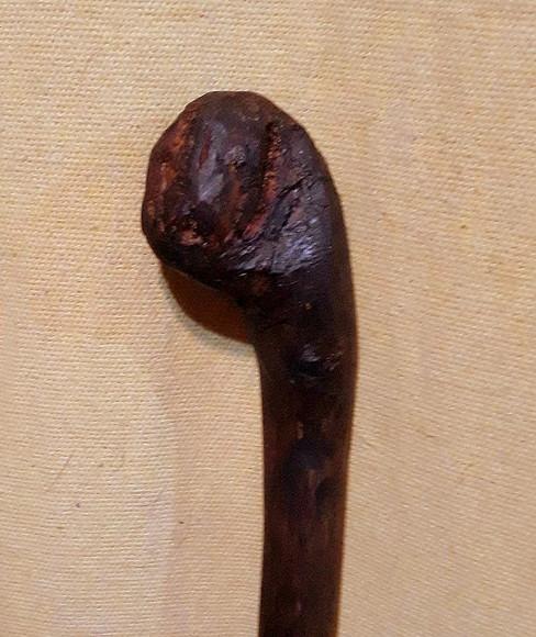 Bengala de Cedro Vermelho Nó Rústico - 90cm