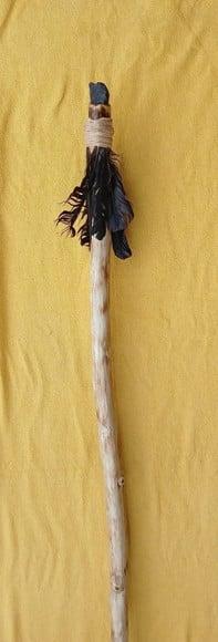 Cajado de Cedro Penas Urubu e Turmalina Bruta - 180cm