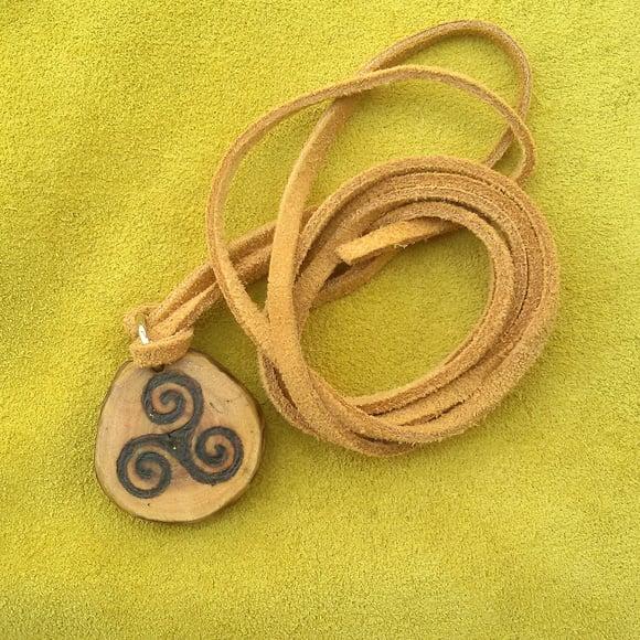 COLAR PERSONALIZADO TRISKLE