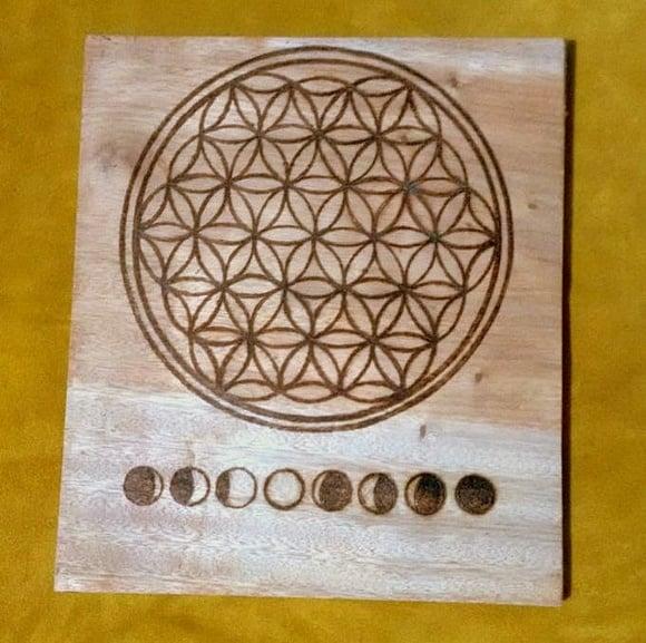 Cristal Grid em Cedro Amarelo