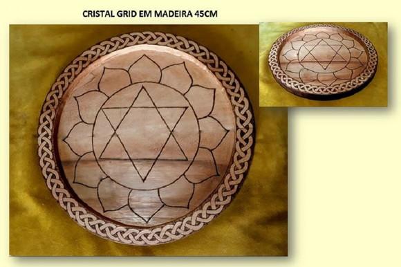 CRISTAL GRID EM CEDRO VERMELHO COM BORDA 45CM
