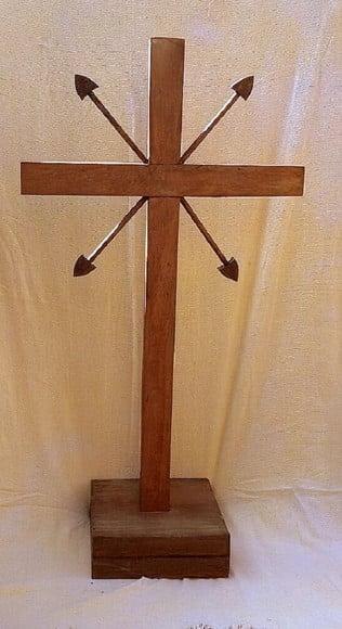 Cruz em Madeira Personalizada 100cm x 60cm Base 12cm x 12cm