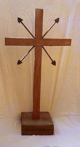 Cruz em Madeira Personalizada 100cm x 60cm Base 12cm x 12cm