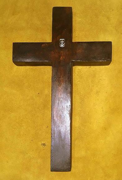 CRUZ EM MADEIRA PERSONALIZADA PARA PENDURAR - 30cm