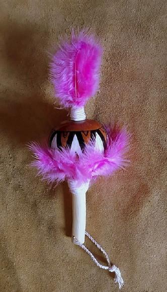 MARACA MOD. 11 PINTADA PENAS ROSAS