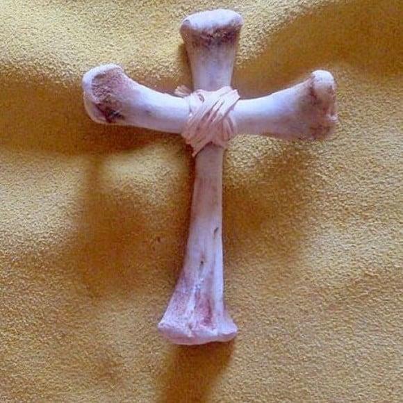 Pingente Cruz Osso de Boi 7cm
