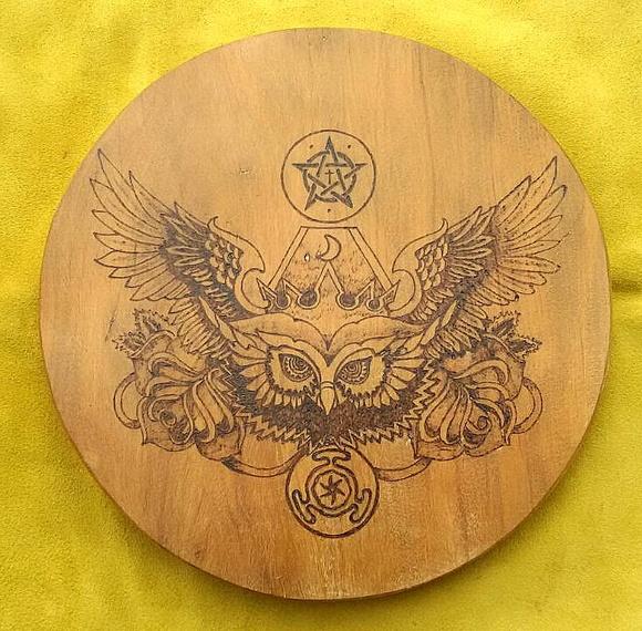 PLACA CORUJA DE HÉCATE 28CM
