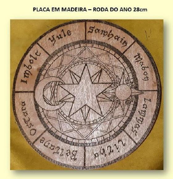 PLACA EM MADEIRA RODA DO ANO 28CM